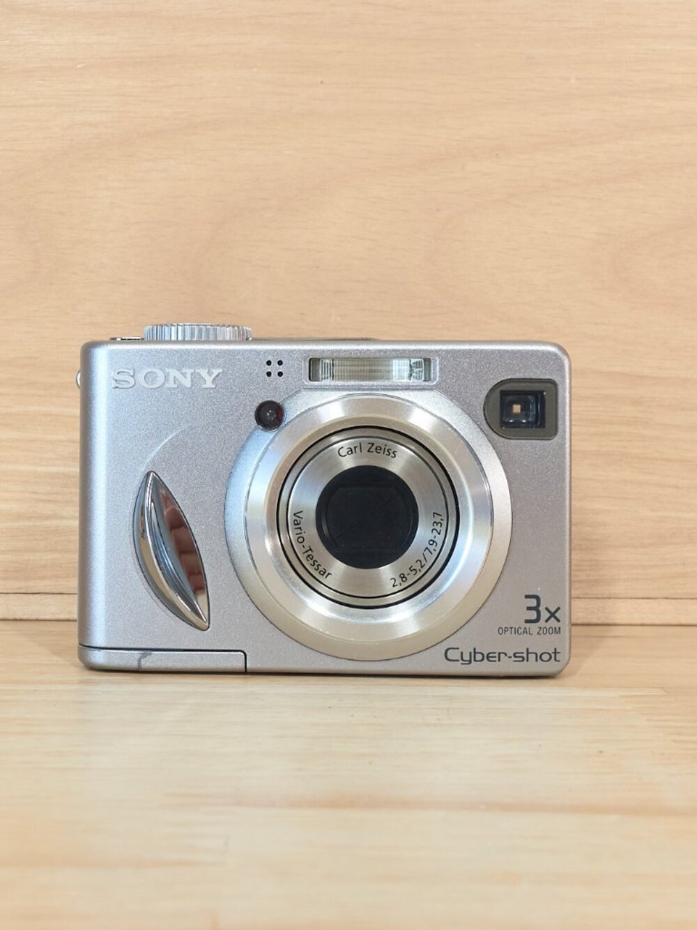 Sony Cyber-shot DSC-W5 5.1MP Digital Camera Carl Zeiss 3x Zoom Made in Japan